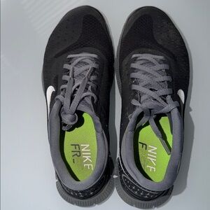 Nike Free 4.0 V2 Black/Grey Running Shoes Women's Size 8.5 (511527-001)